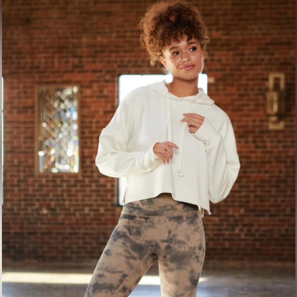 Cute cropped white hoodie❤️